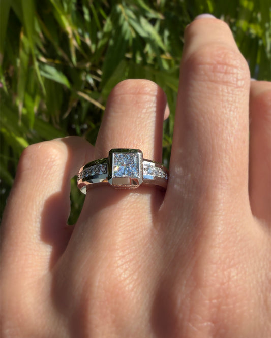 VULTURE Comfort Fit Men's Gold Solitaire Engagement Ring with 0.90ct Diamonds