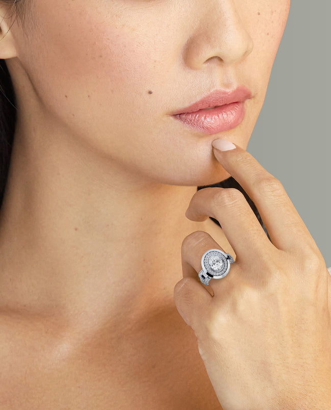 LA PAZ Oval Cut Diamond Gold Engagement Ring