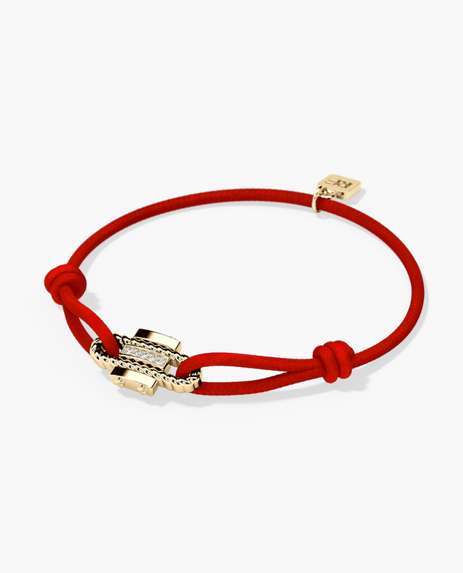 Red String Bracelet with Diamond Bezel in 14K Gold 6 + 1 Standard