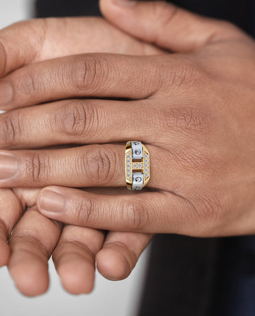 BRIGGS Gold Signet Ring with 0.25ct Diamonds